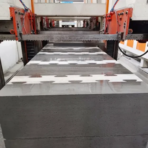 Attrezzatura di produzione del blocco autoisolante a sandwich composito