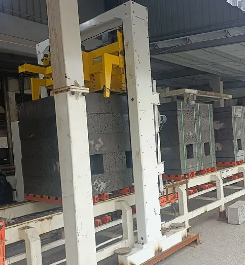 Progetto di linea di produzione di blocchi autoisolati del cliente Xinjiang Wensu