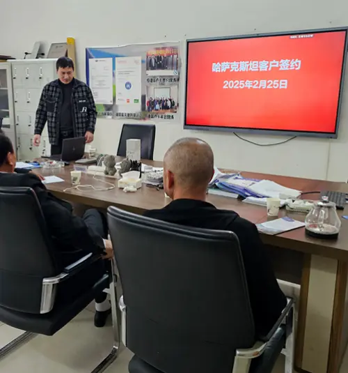 Progetto di aggiornamento della linea di produzione automatizzata di blocchi per un cliente in Kazakistan